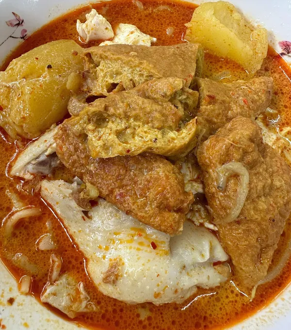 Curry chicken noodles ($6)!