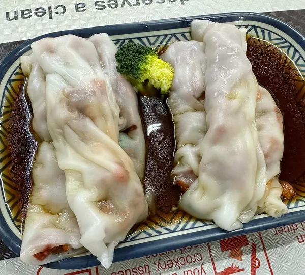 HK char siew chee cheong fun ($4)!