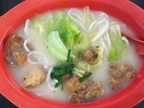 Yuan yang thick bee hoon soup (鸳鸯粗米粉汤) ($6)!