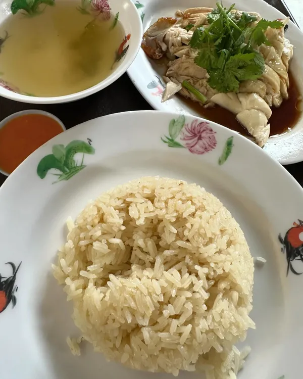 Black white chicken rice (黑白鸡饭) ($5)!