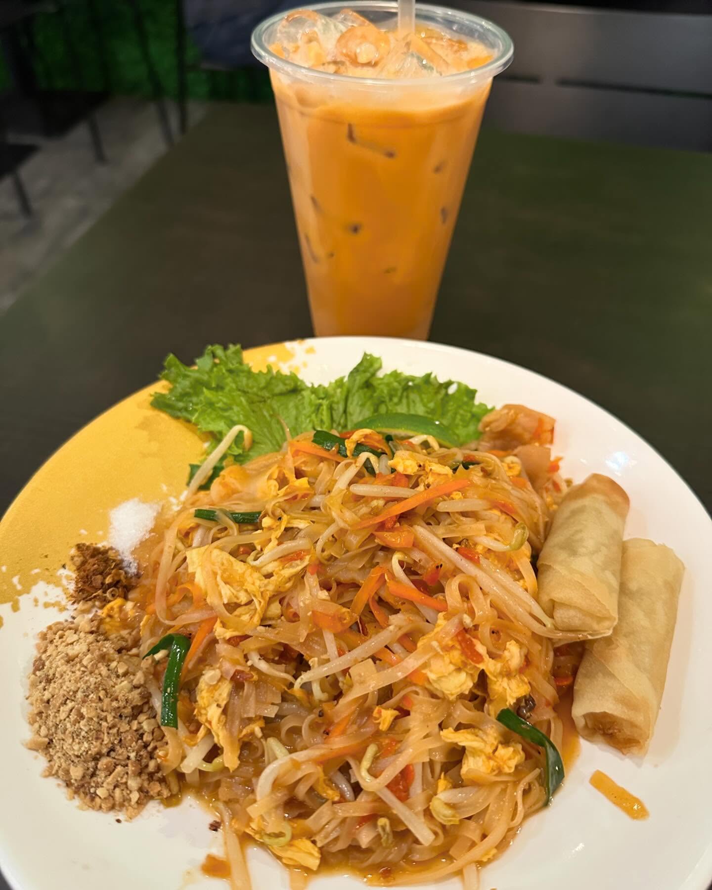 Phad Thai set with spring rolls + Thai milk tea ($10.90++)!