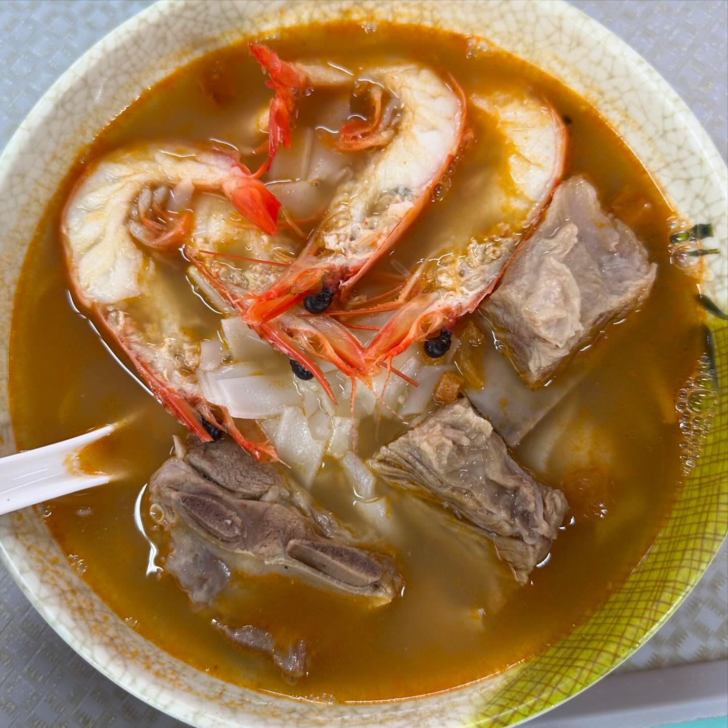 Pork ribs prawn noodles — medium ($7.50)!