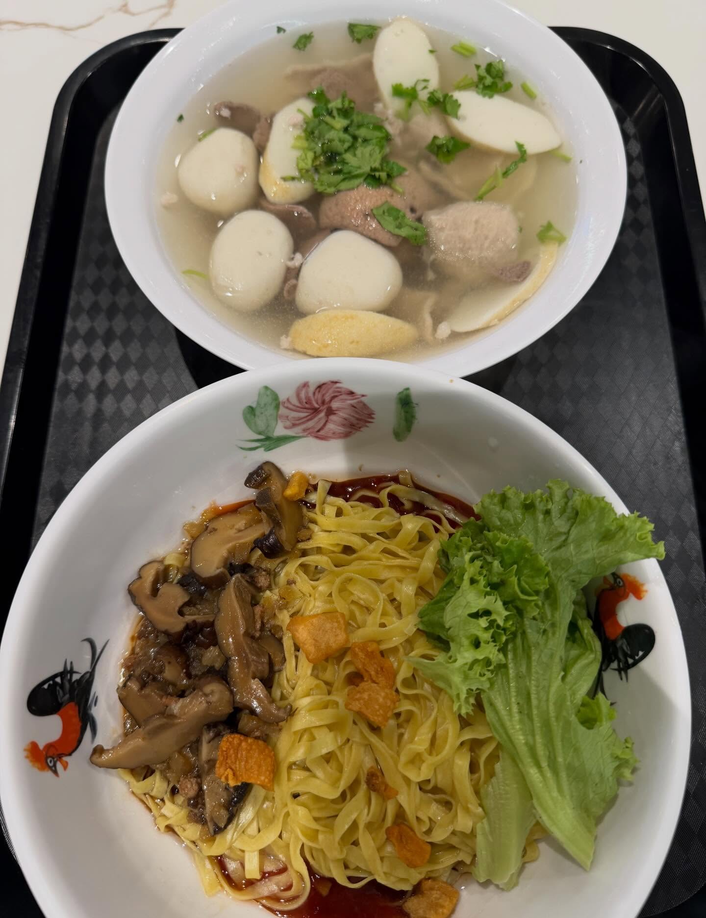 Bak chor mee — dry mee pok + soup with fishballs & meatballs ($9.50)!