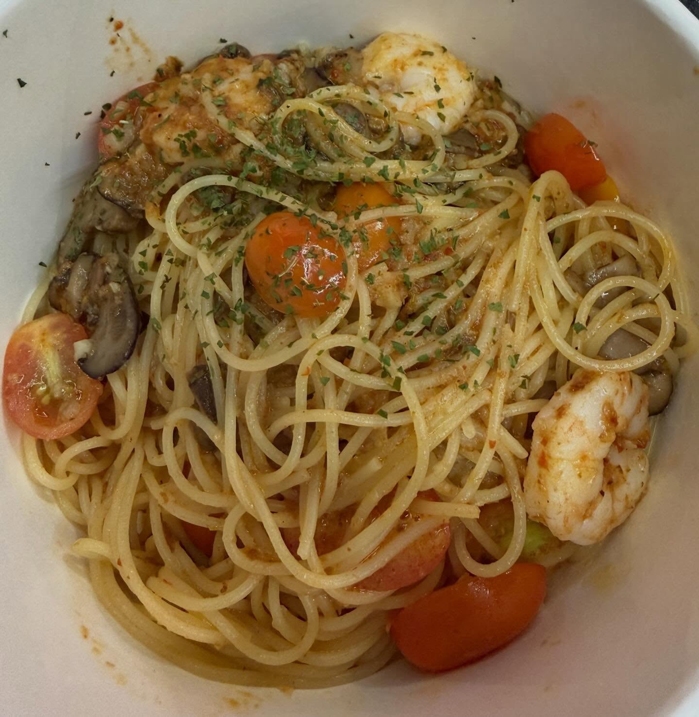 Laksa aglio olio — SG-Italian fusion pasta ($11.90)!