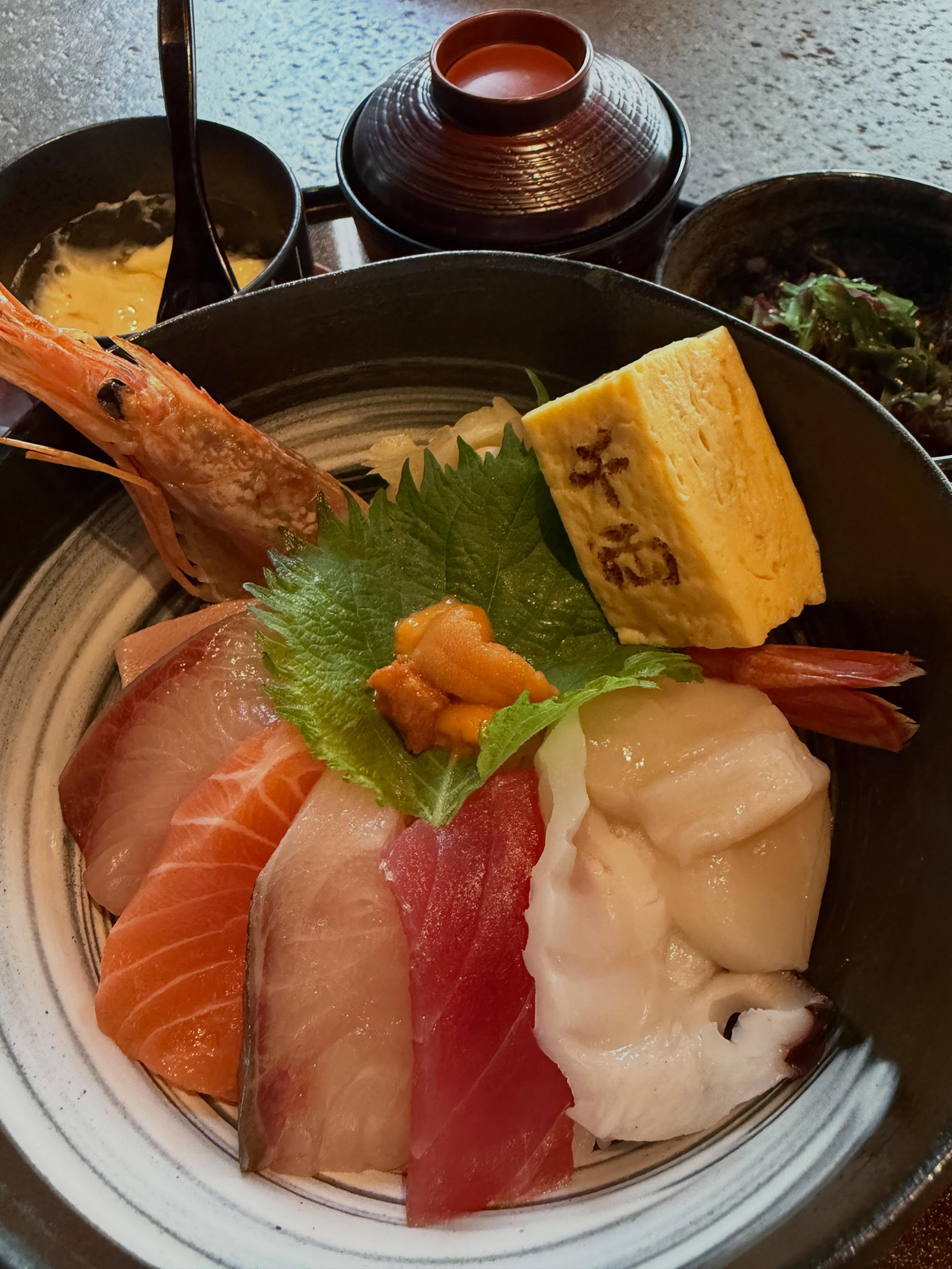 Senryu kaisen don lunch set — loaded sashimi bowl!