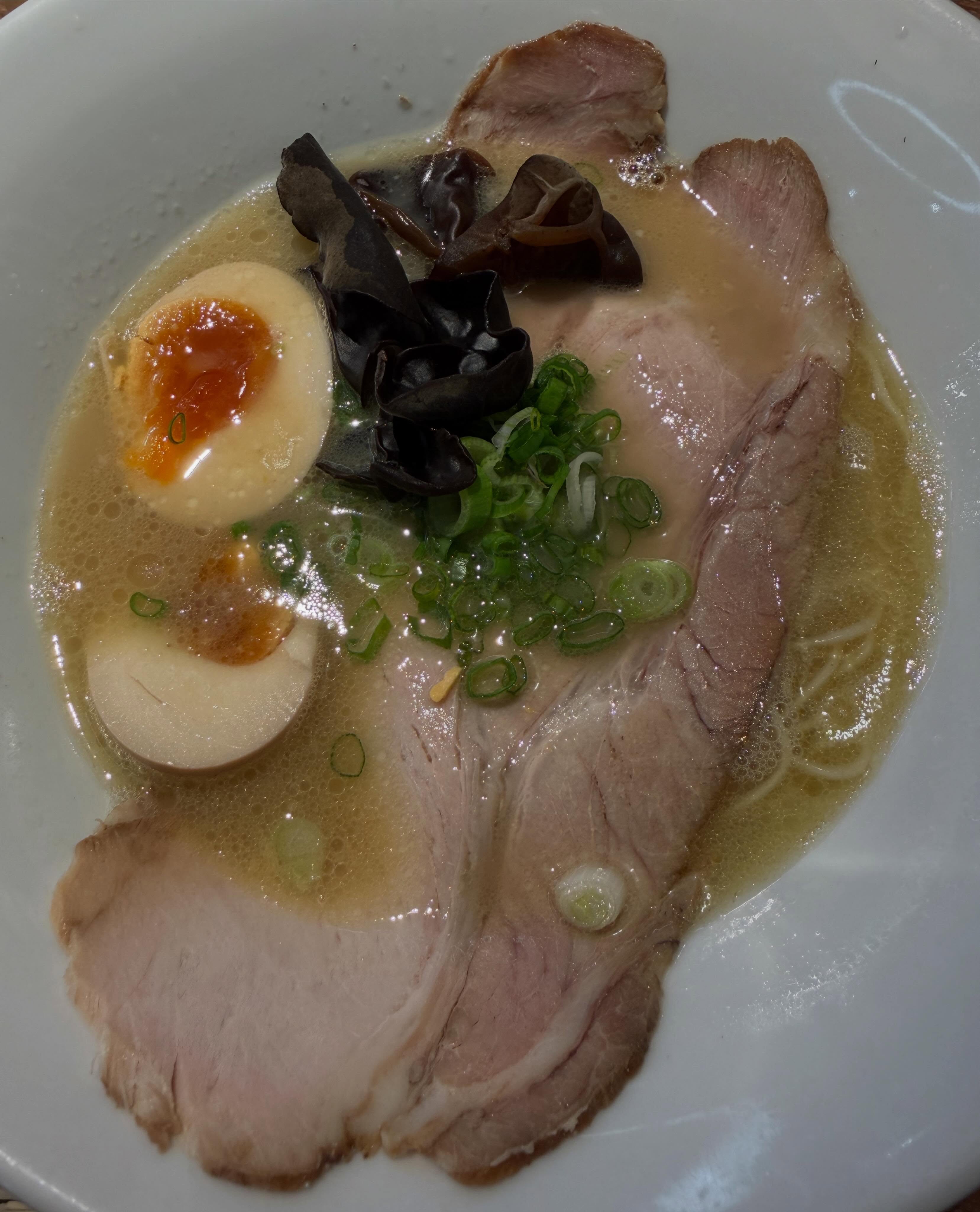 Ramen Hitoyoshi — generous chashu tonkotsu bowl!
