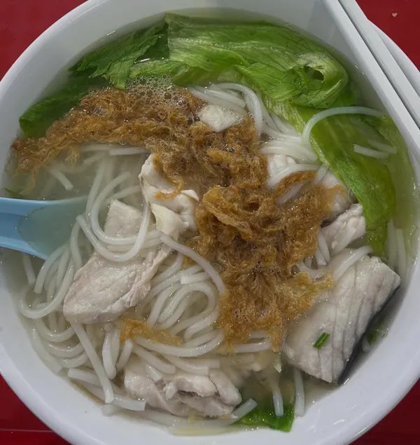 Sliced fish thick bee hoon soup ($5.80) @ Kaki Bukit!